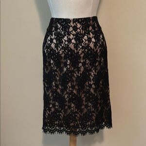 Banana Republic Elegant Black Lace Pencil Skirt with Neutral Lining Size 4